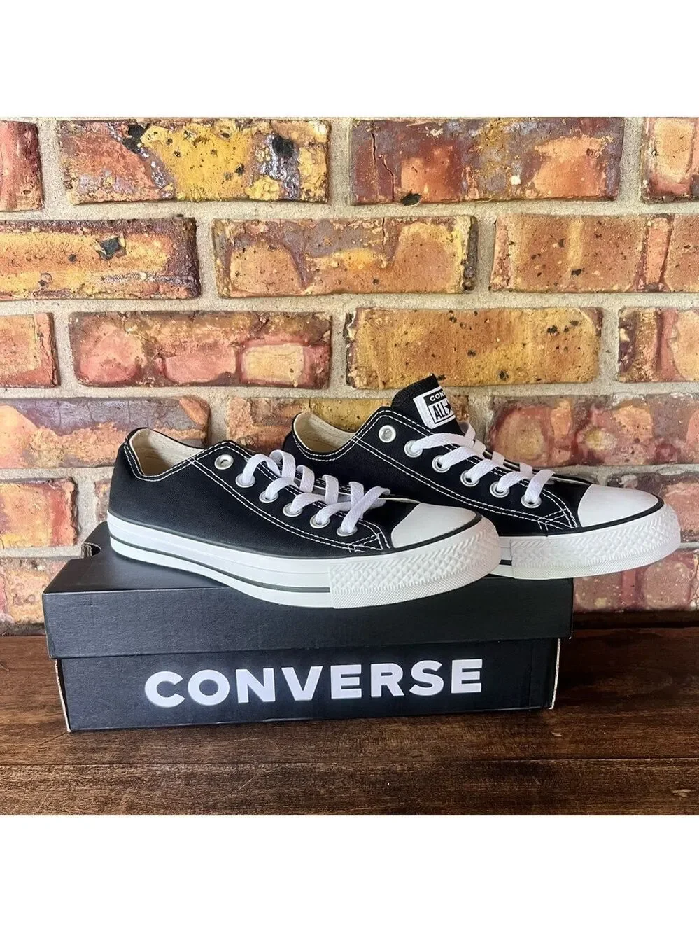 Converse Unisex Chuck Taylor All Star Core Ox Shoe Size 7.5 or 5.5 #373A - Picture 1 of 11